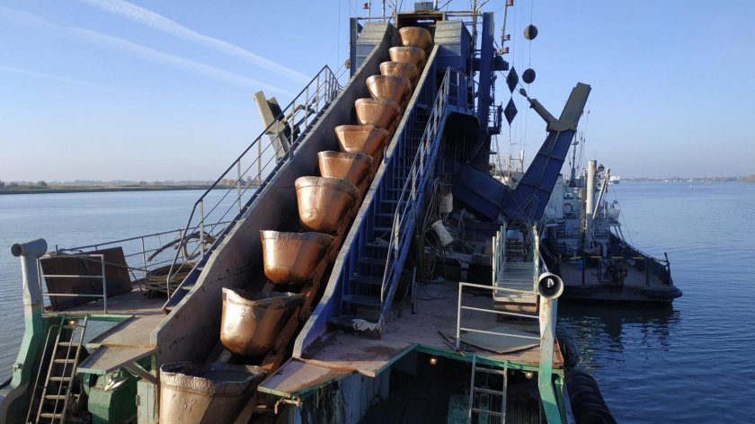 Земснаряд Диксон