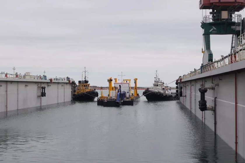 Плавучий док