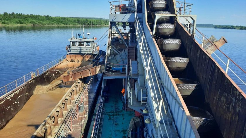 Камский 212 земснаряд