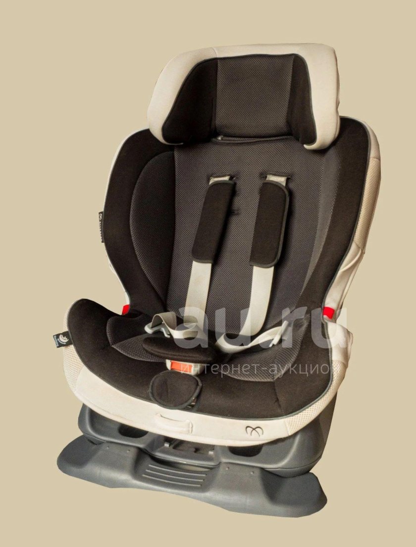 Автокресло carmate swing moon