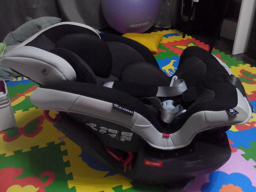 Автокресло Carmate Swing Moon