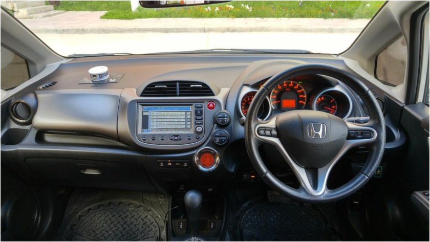 Honda Fit 2010 комплектации