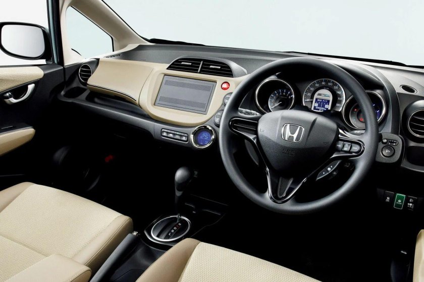 Honda Fit Shuttle Hybrid салон