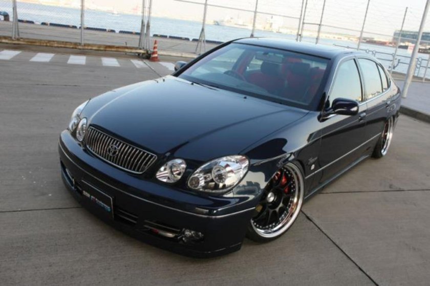 Аристо машина Тойота