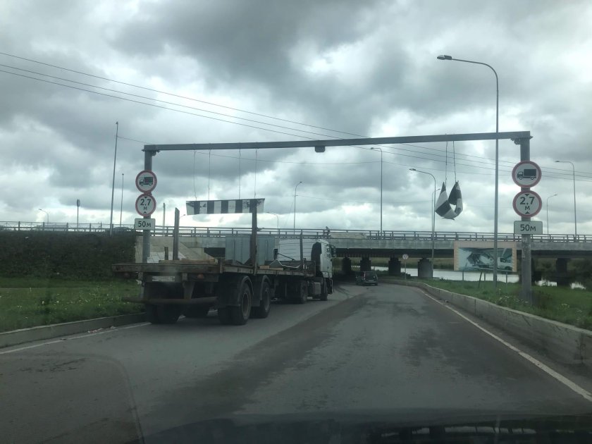 Мост глупости в Санкт-Петербурге на Софийской