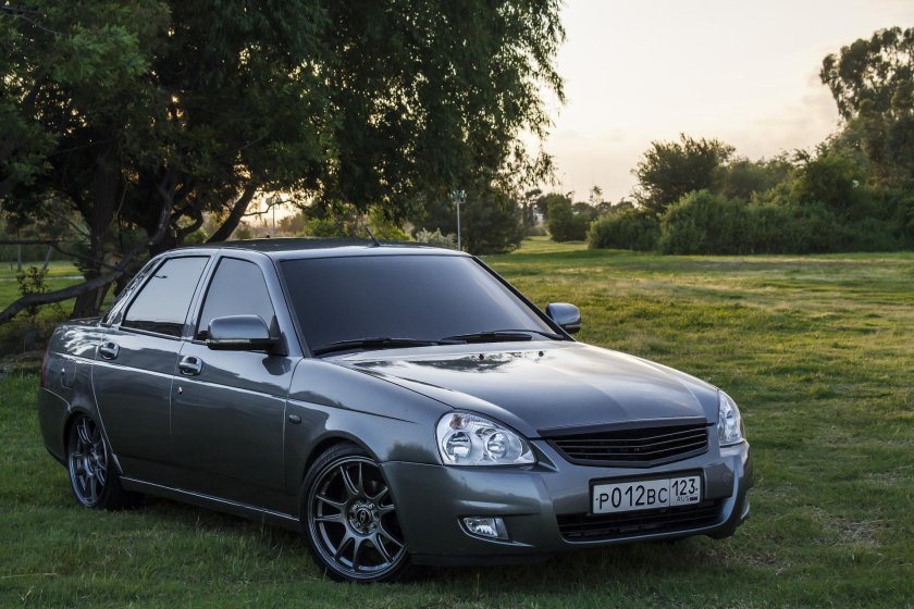 Лада Приора седан