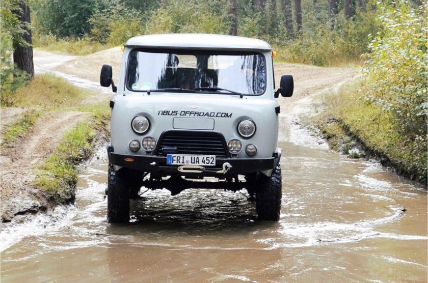 УАЗ-452 внедорожник головастик
