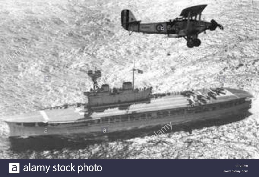 Авианосец HMS Eagle