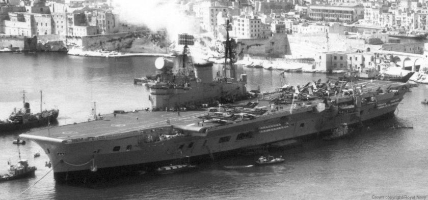 HMS Eagle r05