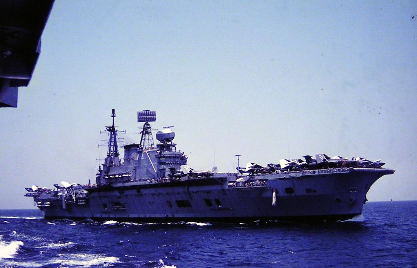 HMS Eagle r05
