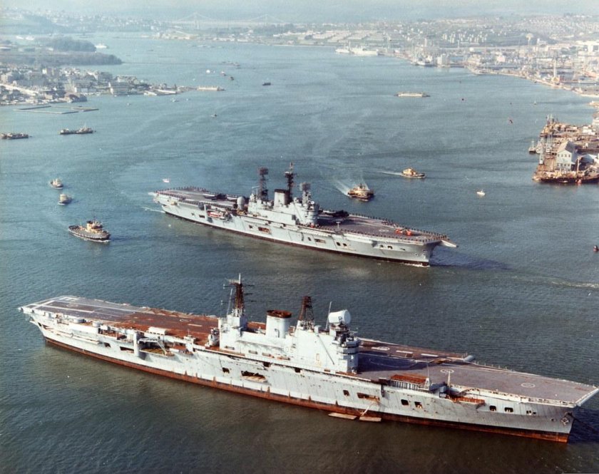 HMS Ark Royal r09