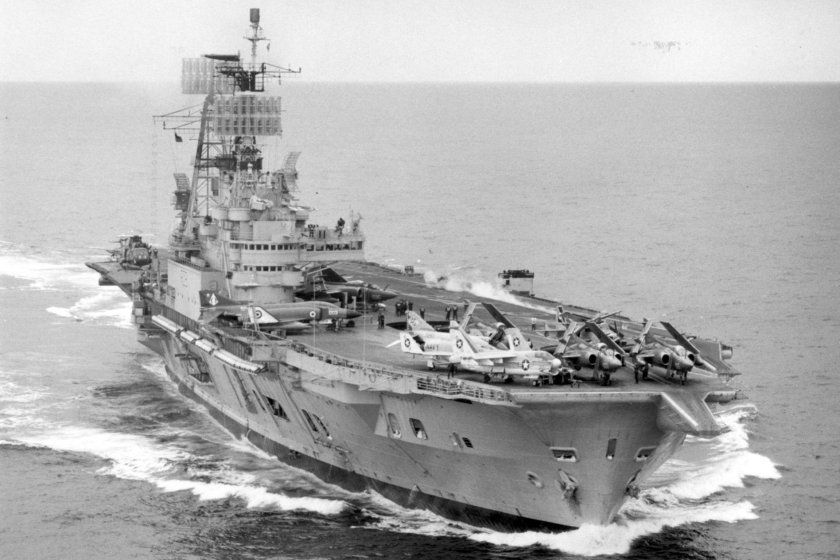 HMS Ark Royal r09
