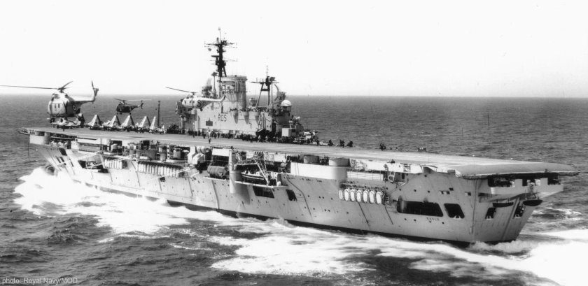 HMS Eagle r05