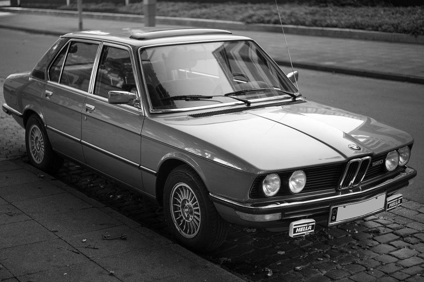 BMW 520i (e12)