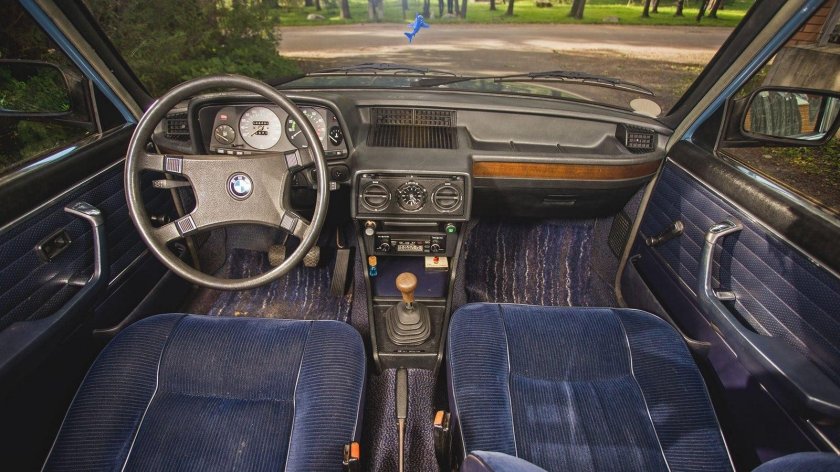 BMW 5 е12 салон