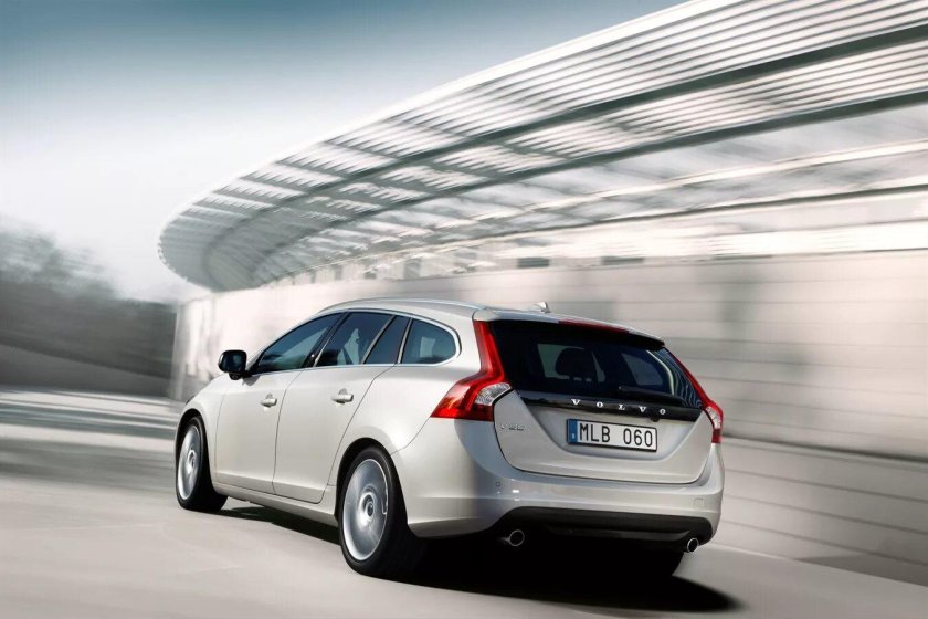Volvo v60 универсал 2011