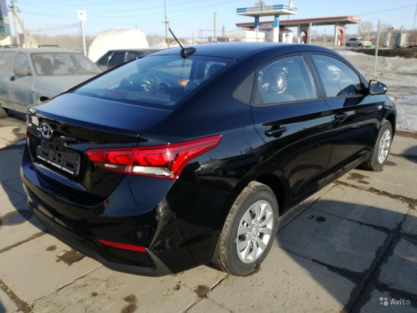 Hyundai MZH Phantom Black