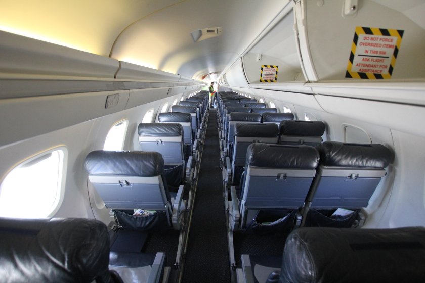 Эмбраер 170 салон