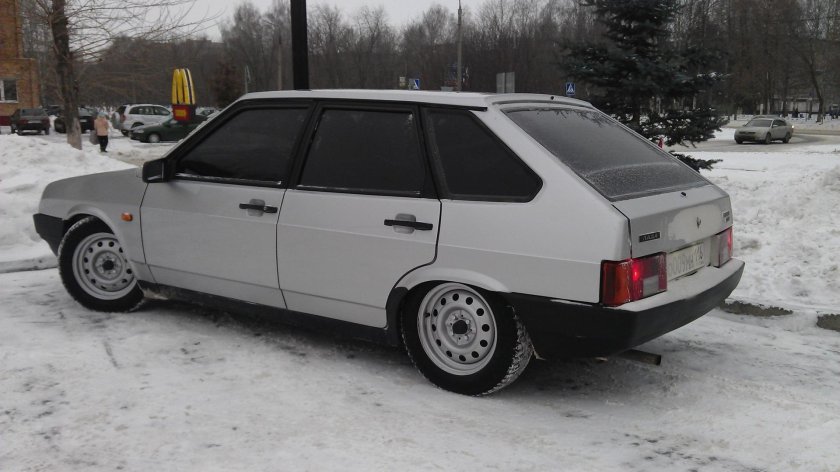 ВАЗ 2109 на штампах r14
