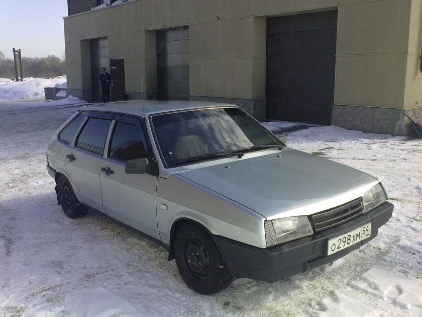 ВАЗ 2109 Лада серебристый