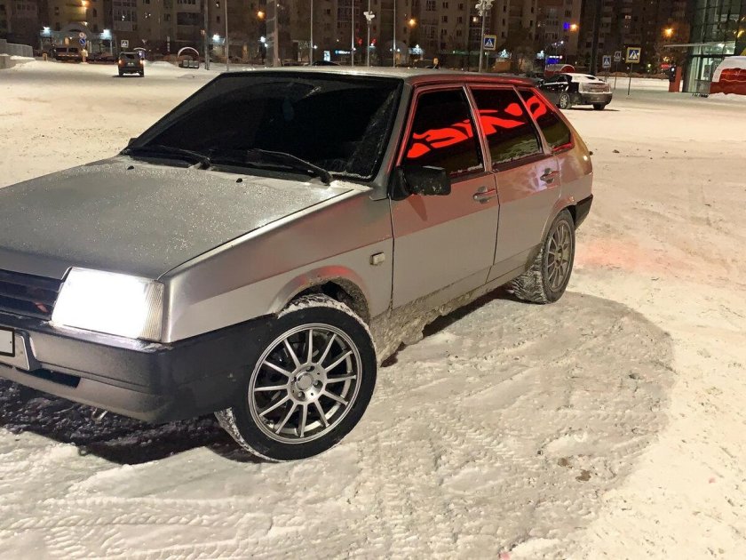 ВАЗ 2109 Лада серебристый