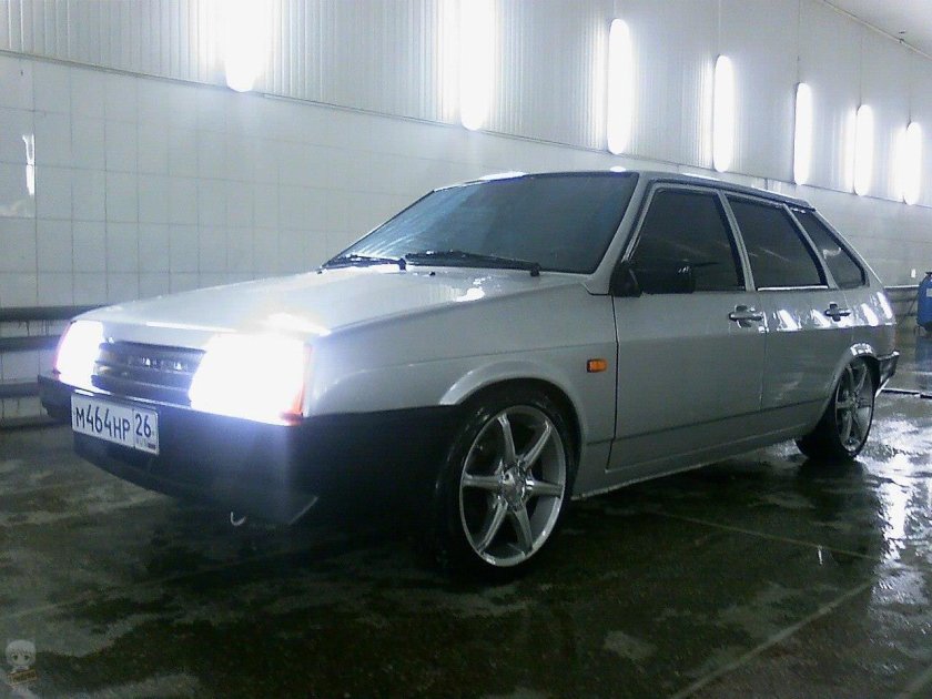 ВАЗ 2109 серебристая торусы