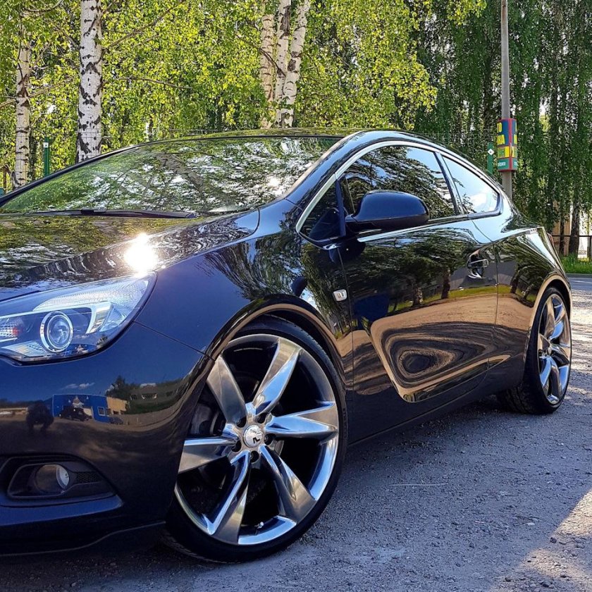 Opel Astra GTC седан