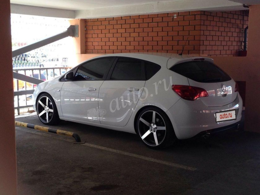 Opel Astra j диски r18