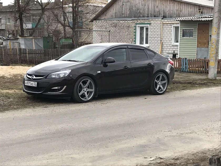 Opel Astra j седан r 18