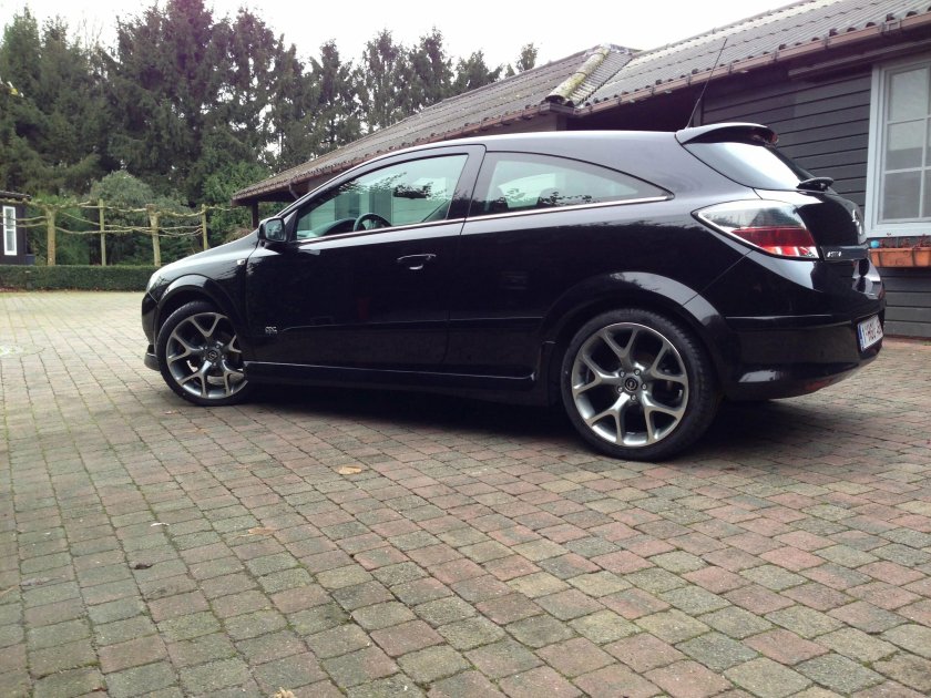 Opel Astra h GTC диски r17