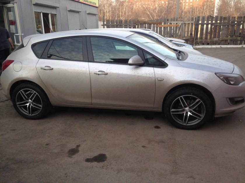 Opel Astra j r17