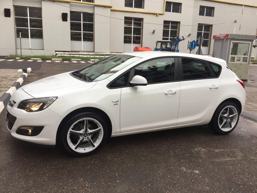 Opel Astra j r17