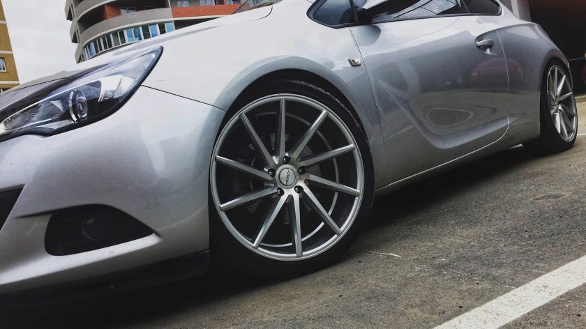 Opel astra j gtc r18