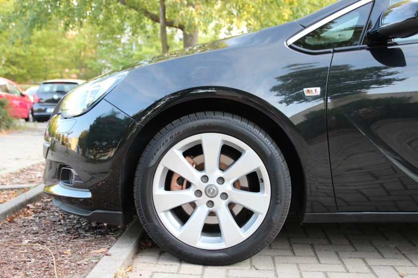 215 55 R17 Опель Астра j