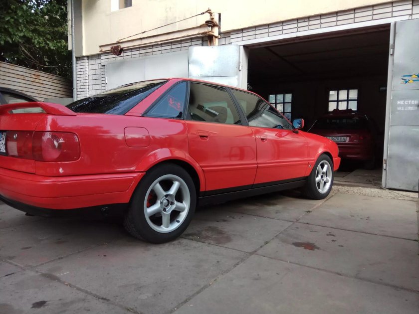 Ауди 80 б4 красная