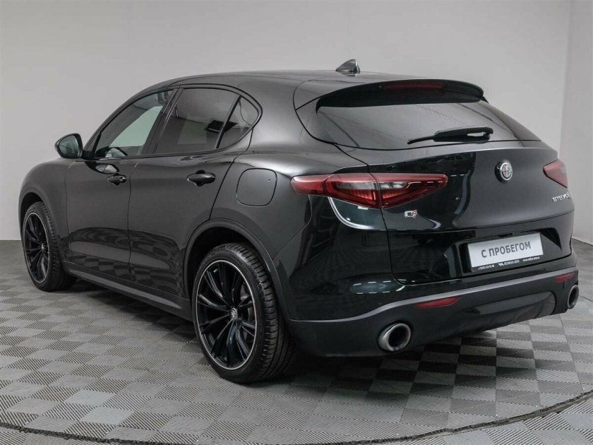 Alfa romeo stelvio quadrifoglio