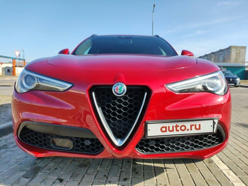 Машина alfa romeo