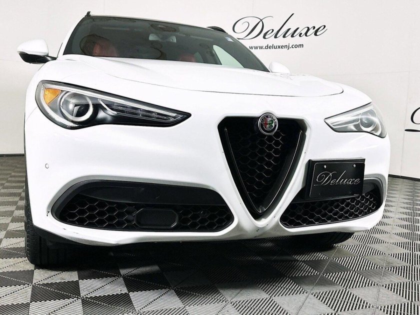 Альфа ромео стельвио 2021