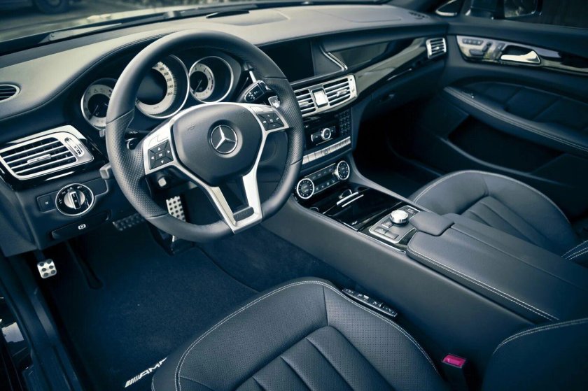 Мерседес CLS 63 салон
