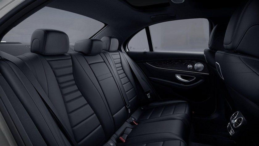 Мерседес Бенц е200 черный салон