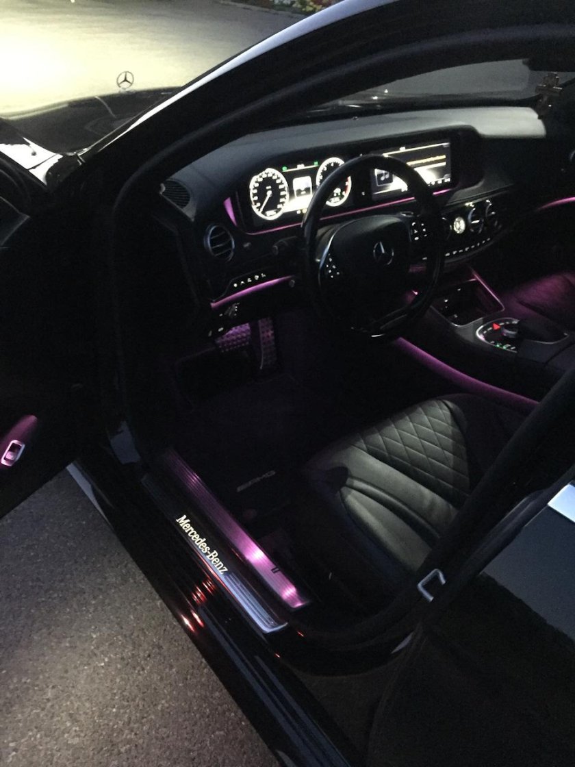 W222 черный салон ночью