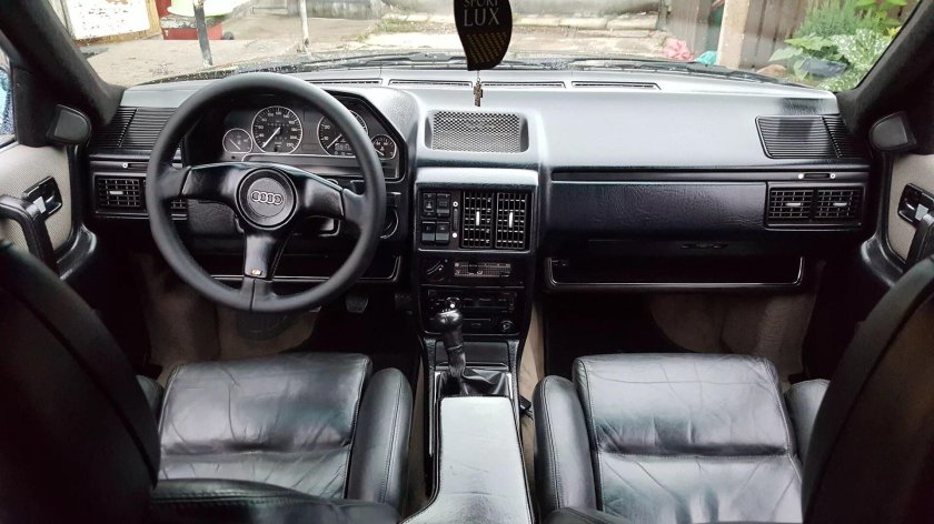 Audi 100 с3 салон