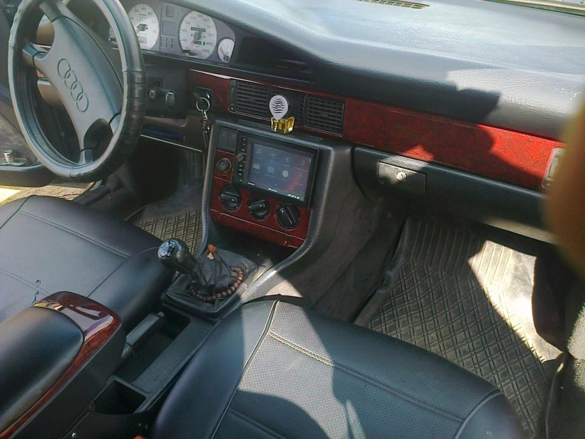 Ауди 100 салон