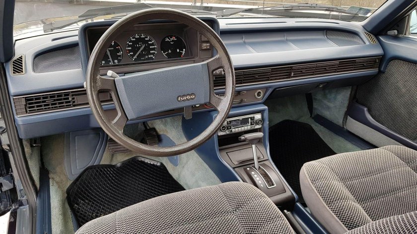 Audi 200 quattro салон