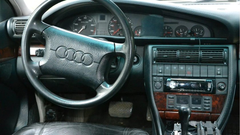 Ауди 100 c4 салон