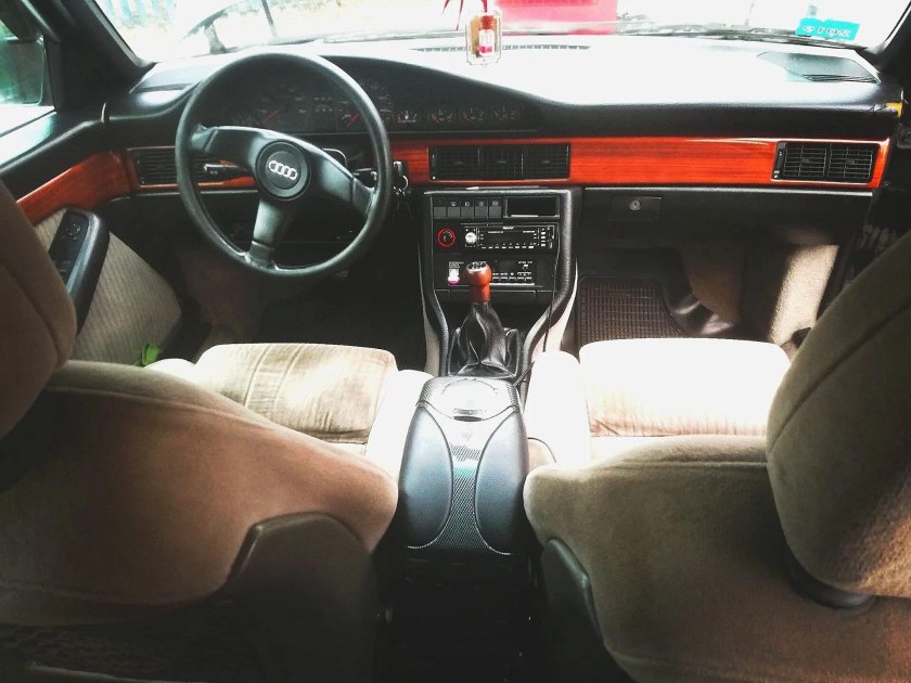 Audi 100 quattro салон