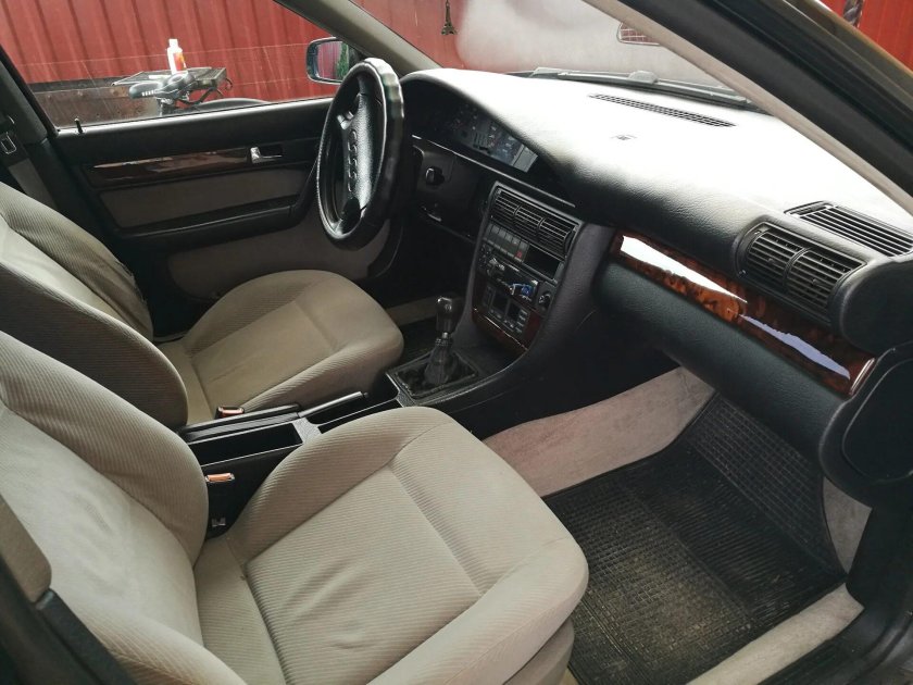 Ауди 100 с4 2.3 салон