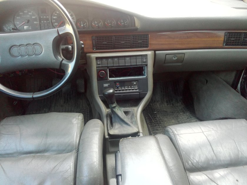 Салон ауди 100