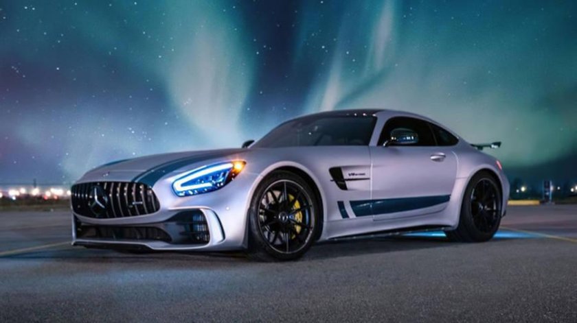 Mercedes benz amg gtr