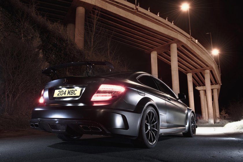 Мерседес-Бенц c63 AMG